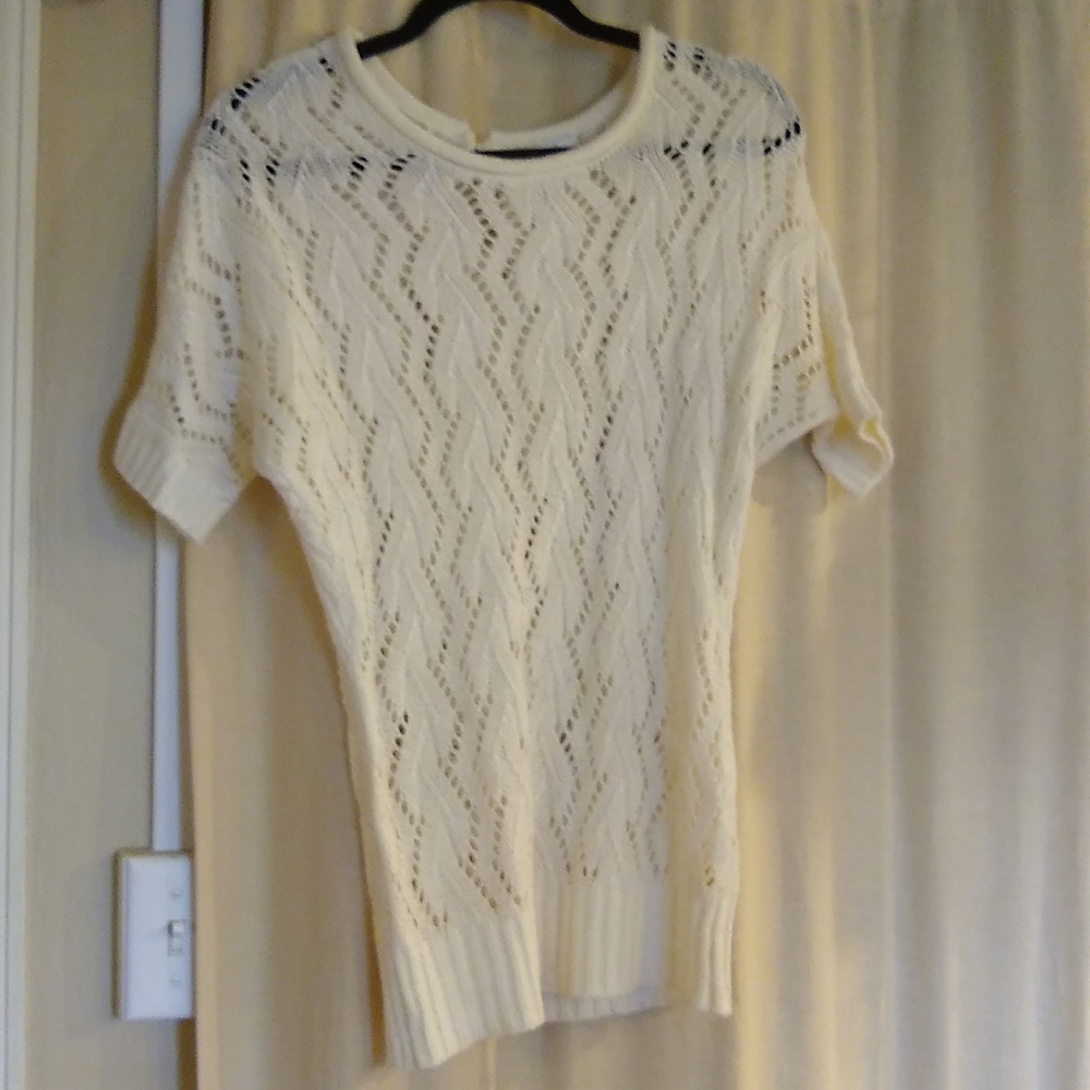 SOLD 3/$15 sale White open weave sweater - Picture 1 of 5